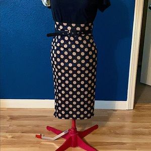 Knee length pencil skirt w belt